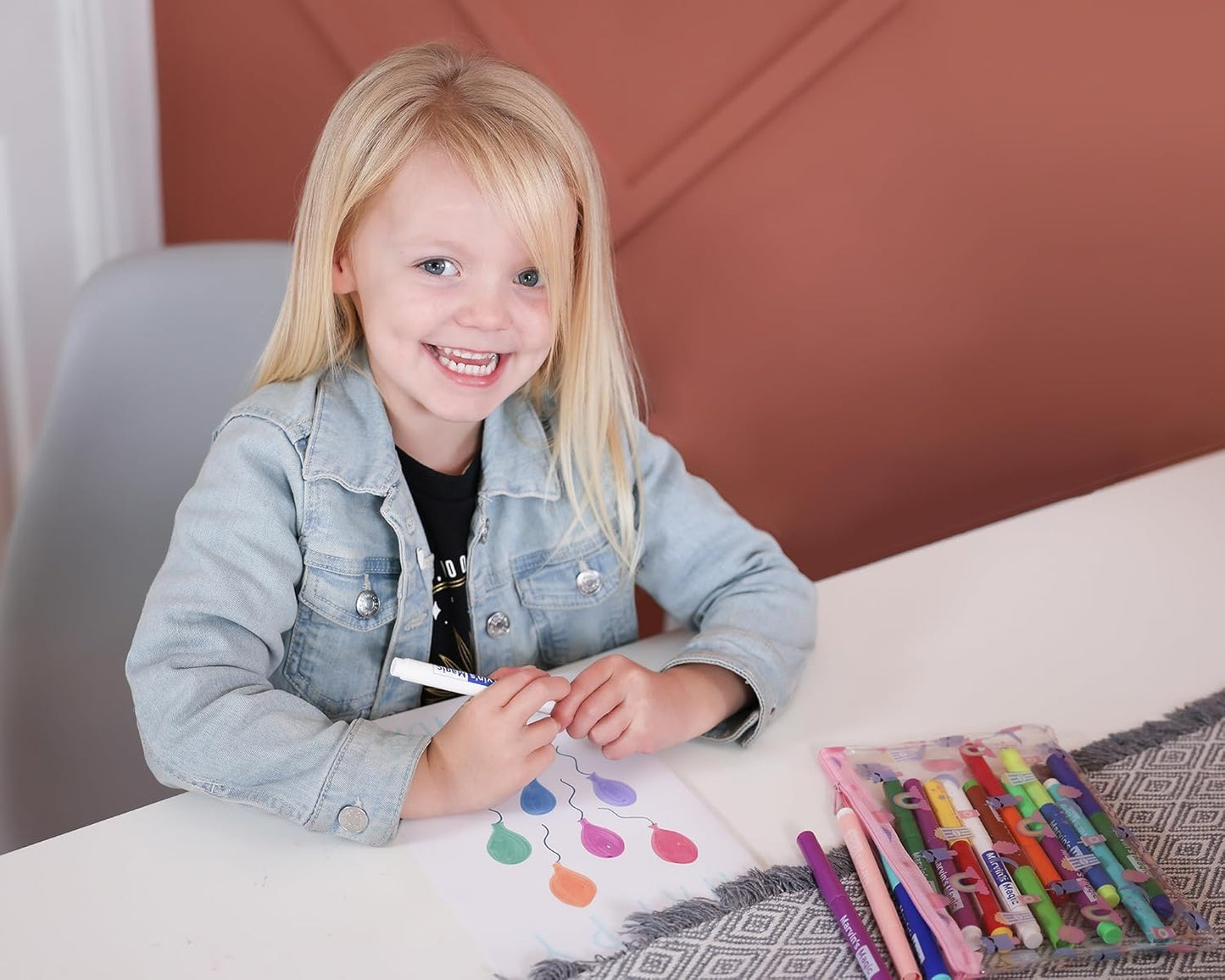 Marvin's Magic - Original x 20 Amazing Magic Marker Pens - Color Changing Magic Pen Art - Create 3D Lettering or Write Secret Messages - Includes 20 Magic Pens