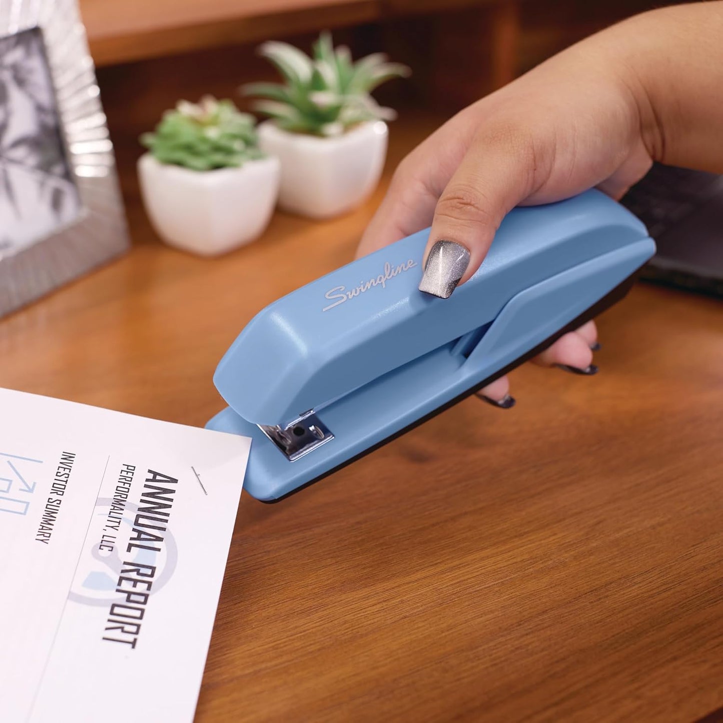 Swingline Stapler, 20 Sheet Capacity, 545 Desktop Stapler, Electric Blue (S7054511)