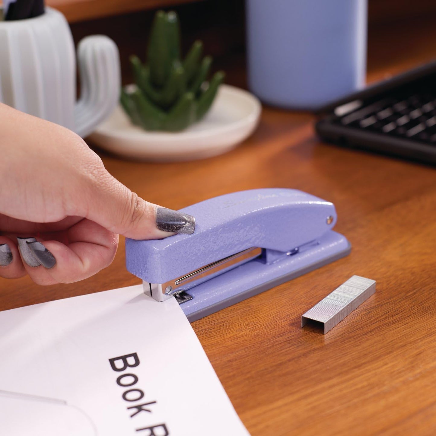 Swingline Stapler, Cub Compact Desktop Stapler, 20 Sheet Capacity, Metal, Periwinkle Purple (S701071)