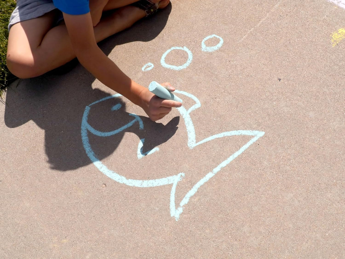 Kid Made Modern 60 Count Pack of Sidewalk Chalk – Blue