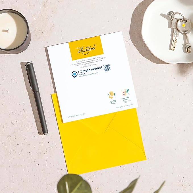 Huxters Birthday Card from the Dog – Boston Terrier - Happy Birthday to Dog Mum and Dog Dad – Birthday Card from the Dog to Friends Family First Birthday (Boston Terrier)