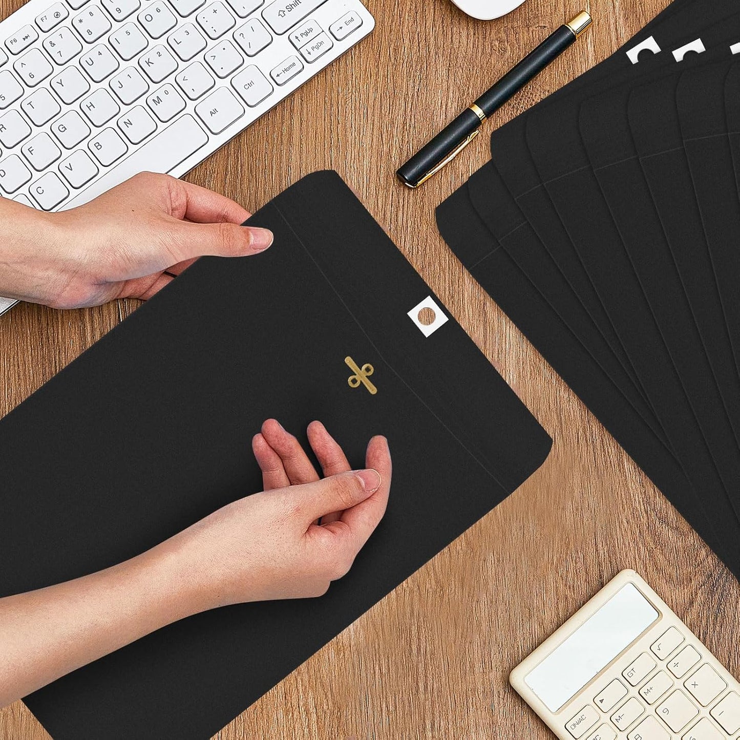 Geyee 100 Pcs Clasp Manilla Envelopes 6 x 9 Inch Gummed Colored Envelopes for Storing or Mailing for Home Office Business Supplies(Black)