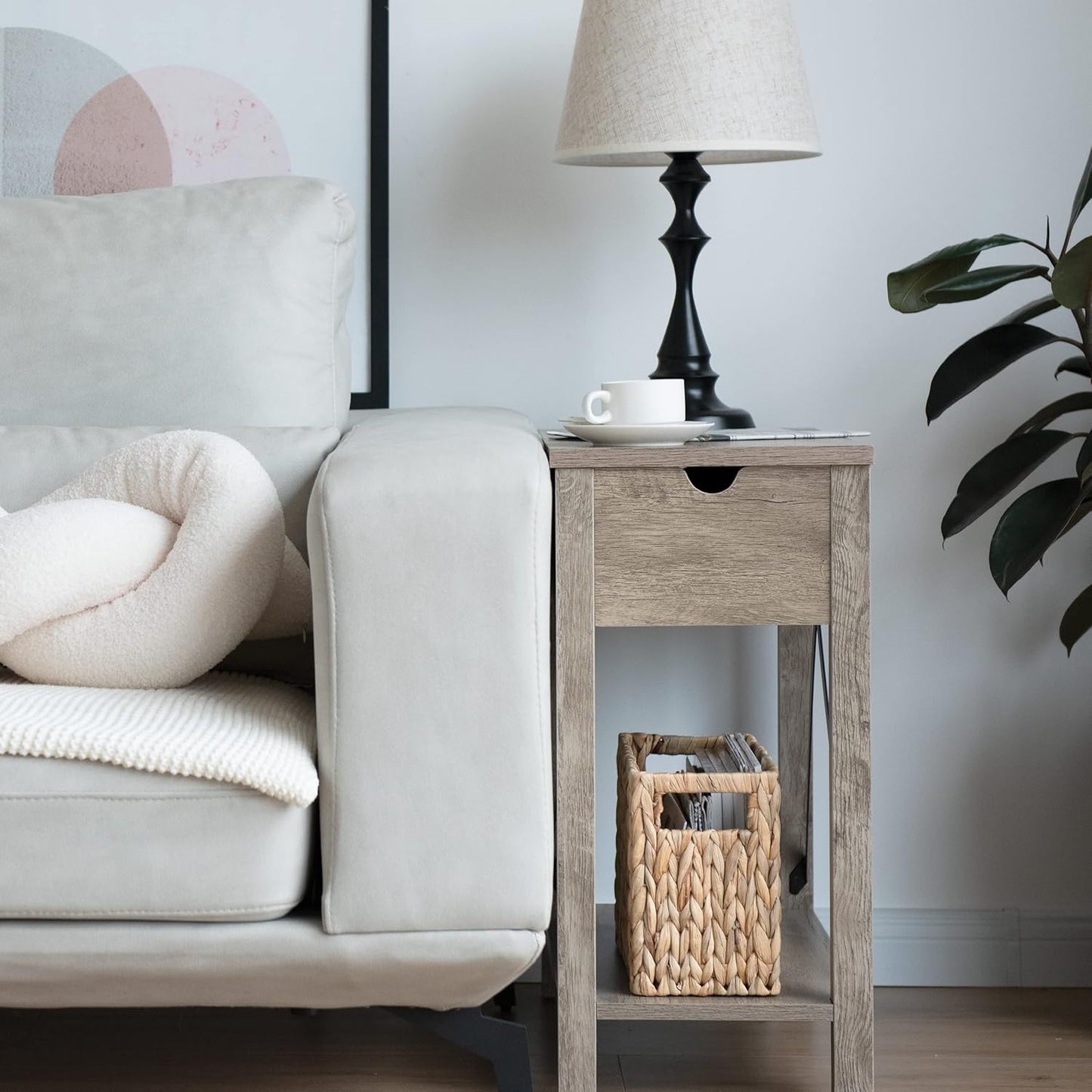 StorageWorks Hand-Woven Magazine Holder, Magazine Wicker Basket for Bathroom, Office, Rattan Magazine Holder, Natural Water Hyacinth, 1 Pack